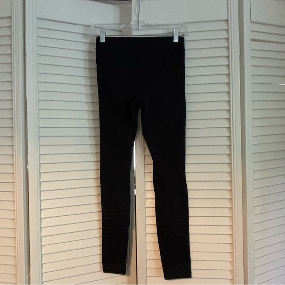 Under Armour Black Patterned Athletic Leggings XS - Picture 4 of 6